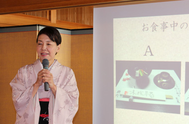 「老舗料亭　助六」の女将が、クイズ形式で教える「和食の美しい食べ方基礎」講座